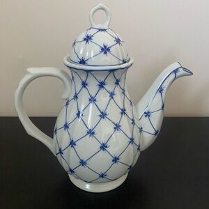 Andrea By Sadek White and Blue Net Grid Pattern Coffee Pot